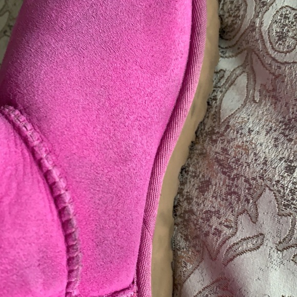 SOLD ✨UGGS✨ Pinkish Purple! Gently worn💜💕 - Picture 4 of 6